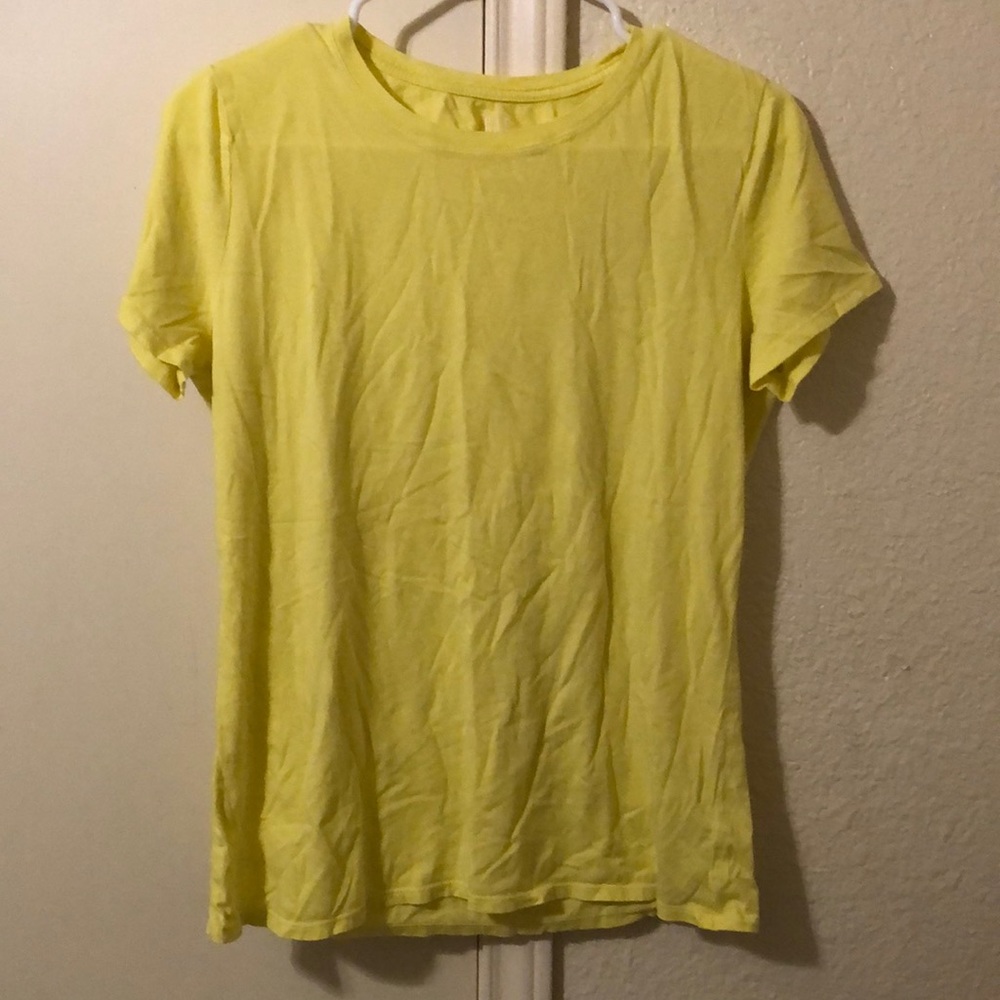 Never worn gap shirt